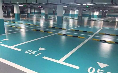 新城镇新城镇环氧地坪中涂：构筑坚固地面的关键环节
